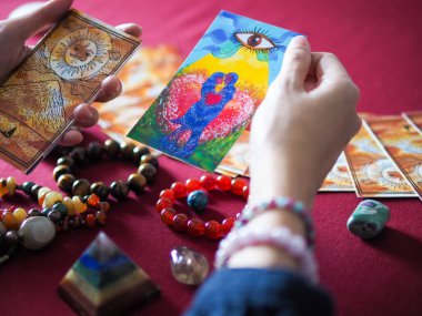 Sevgili kalp tarot sihirli okuma falcı falcı falcı astroloji kehanet çingene kart tahmin soyut sembolü suluboya resim çizim sanat seçici tasarım