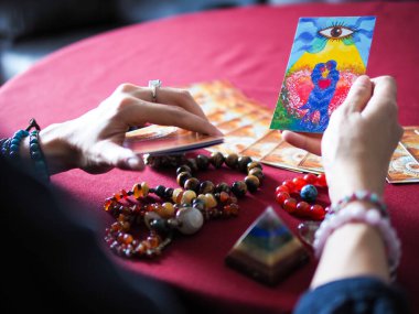 Sevgili kalp tarot sihirli okuma falcı falcı falcı astroloji kehanet çingene kart tahmin soyut sembolü suluboya resim çizim sanat seçici tasarım