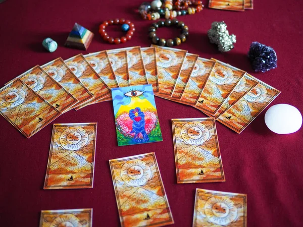 Sevgili kalp tarot sihirli okuma falcı falcı falcı astroloji kehanet çingene kart tahmin soyut sembolü suluboya resim çizim sanat seçici tasarım