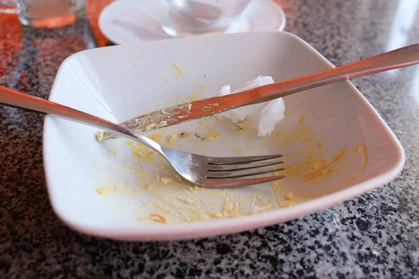 Пустая Грязная Посуда После Ужина Крупный План — стоковое фото