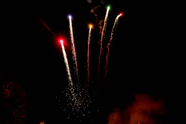 Buntes Feuerwerk Nachthimmel — Stockfoto