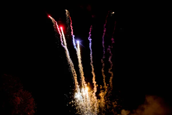 Fogos Artifício Coloridos Céu Noturno — Fotografia de Stock