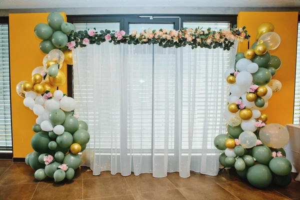 Festive balloon arch. Elegance wedding decor.