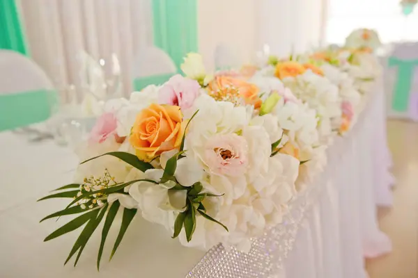 Beau Bouquet Sans Tendresse Sur Table Mariage Élégance Décor Mariage — Photo