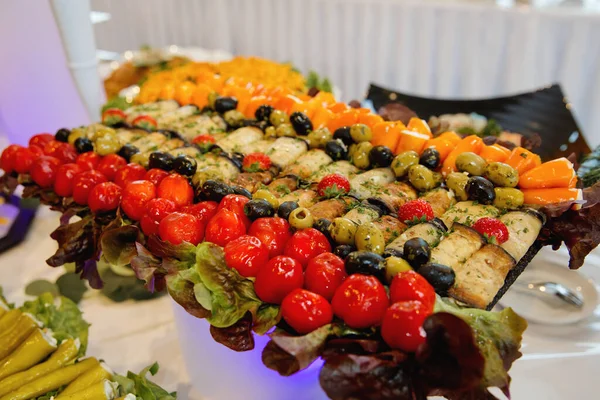 ヨーロッパのビュッフェケータリング食品 グリル野菜 パーティーのコンセプト 選択的なフォーカス — ストック写真