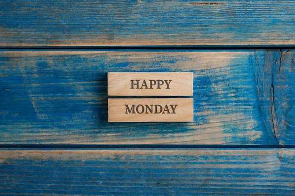 Happy Monday Schild Auf Zwei Gestapelten Holzklammern Geschrieben Die Über — Stockfoto