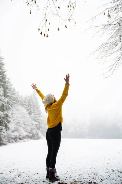Joyful Young Woman Bright Yellow Sweater Practicing Mindfulness Meditating Snowy — Stock Photo, Image