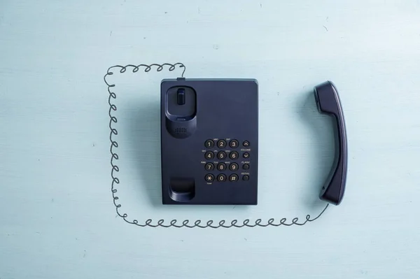 Вид Сверху Классического Черного Стационарного Телефона Трубкой Крючка Соединенного Базой — стоковое фото