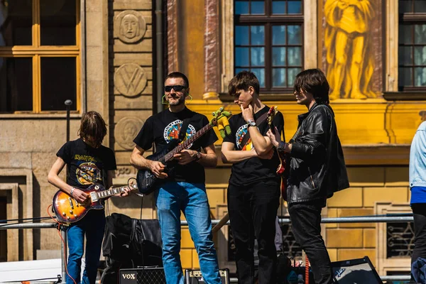 Wroclaw Polonia Mayo 2023 Participantes Con Guitarras Evento Abierto Guitar —  Fotos de Stock