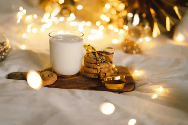 Biscotti Natale Latte Caldo Vetro Vacanza Invernale Santa Colazione Festeggiamenti — Foto Stock