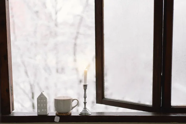 Nyaman Musim Dingin Masih Hidup Secangkir Teh Panas Dengan Lilin — Stok Foto
