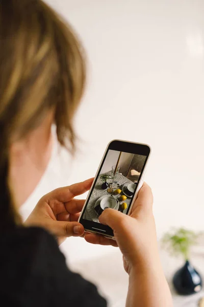 Young Woman Filming Kitchen Goods Her Online Store Her Phone — Foto de Stock