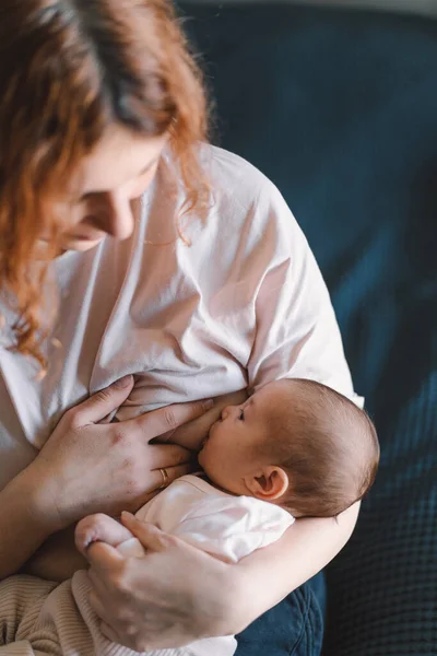 Newborn Baby Girl Sucking Milk Mothers Breast Portrait Mom Breastfeeding — Foto de Stock