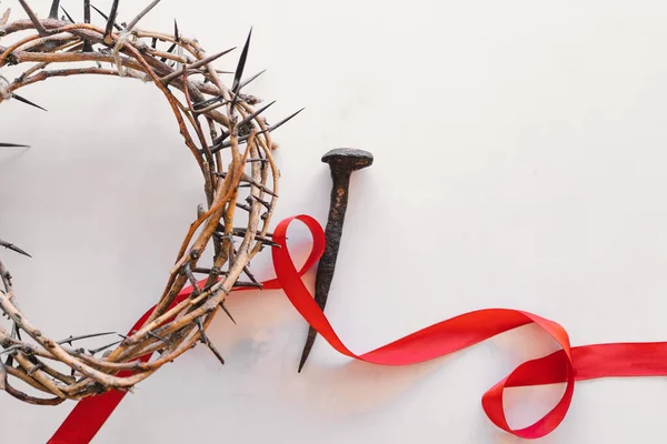 Jesus Crown Thorns Dan Kuku Dan Salib Latar Belakang Putih — Stok Foto