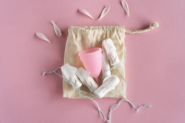 Tampões Xícara Menstrual Fundo Rosa Copo Menstrual Tampões Zero Resíduos — Fotografia de Stock