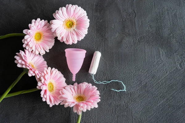Tamponok Menstruációs Csésze Rózsaszín Háttér Menstruációs Csésze Tamponok Zéró Hulladék — Stock Fotó