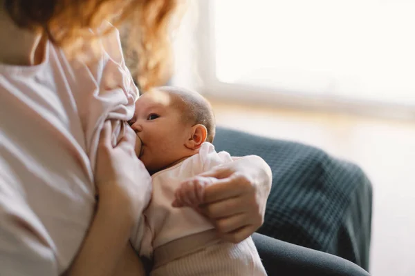 Newborn Baby Girl Sucking Milk Mothers Breast Portrait Mom Breastfeeding — Foto de Stock