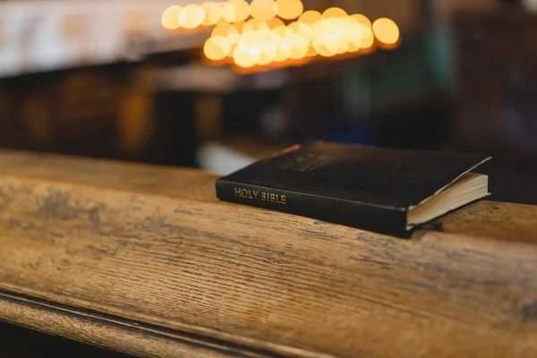 Alkitab Kuil Konsep Untuk Iman Spiritualitas Dan Agama Perdamaian Harapan — Stok Foto