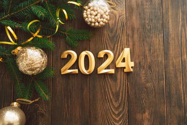 Frohes Neues Jahr 2024 Weihnachten Hintergrund Mit Christbaum Und Weihnachtsschmuck lizenzfreie Stockfotos