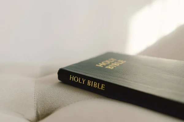 Alkitab Rumah Konsep Untuk Iman Spiritualitas Dan Agama Perdamaian Harapan — Stok Foto