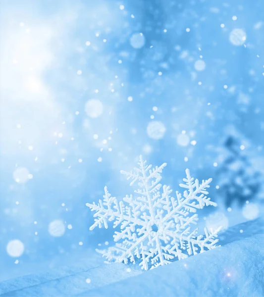 Śnieżynka Kształcie Bokeh Połączeniu Niebieskim Tłem Koncepcja Świąteczna Zdjęcia Stockowe bez tantiem