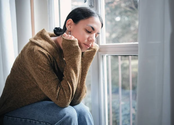 Retrato Uma Mulher Triste Que Parece Estar Precisando Apoio Cuidado — Fotografia de Stock