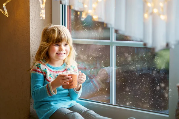 Little Preschool Girl Holding Cup Hot Chocolate Marhsmallows Happy Child — Stock Photo, Image