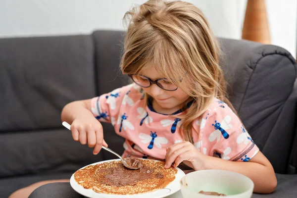 Adorable Little Girl Having Breakfast Eating Pancakes Chocolate Cream Preschool — Zdjęcie stockowe