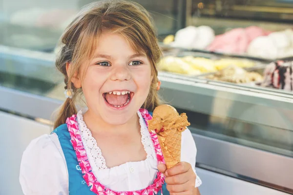 Little Preschool Girl Eating Sweet Ice Cream Waffle Cone Sunny — ストック写真