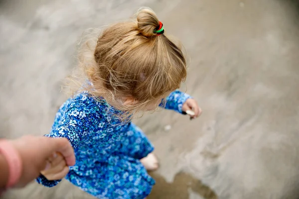 Little Cute Toddler Girl Ballybunion Surfer Beach Having Fun Playing — Stockfoto