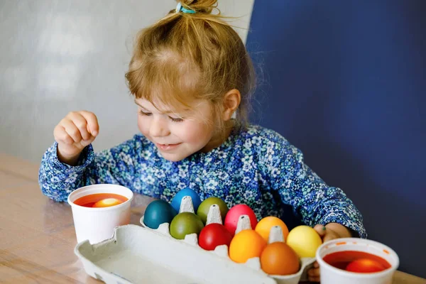Excited Little Toddler Girl Coloring Eggs Easter Child Looking Surprised — Stock Photo, Image