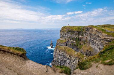 Muhteşem Moher Kayalıkları County Clare, İrlanda Burren bölgenin güneybatı kenarında bulunan deniz kayalıkları vardır. Vahşi Atlantik yolu.