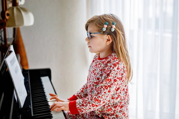 Little Happy Girl Playing Piano Living Room Cute Preschool Child — Zdjęcie stockowe