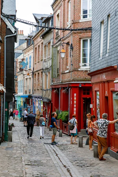 2022年8月23日フランス ホンフレール 絵のように美しい旧市街や家の景色 — ストック写真