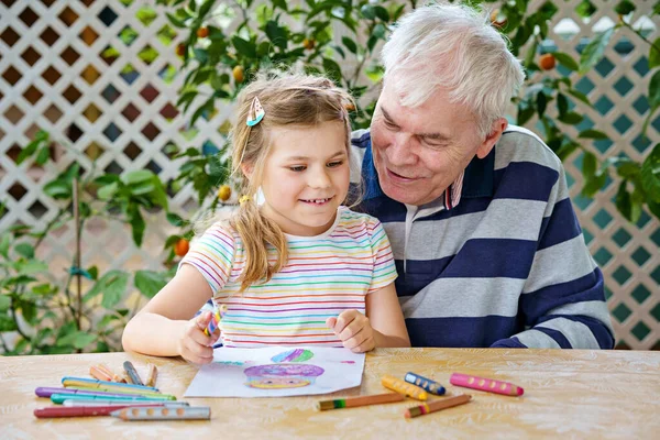 Happy Positive Cute Little Preschool Girl Handsome Senior Grandfather Painting — Stock Photo, Image