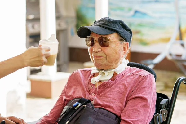 Senior Man Years Electric Wheelchair Sitting Park Nurse Supporting Man — Stock Photo, Image
