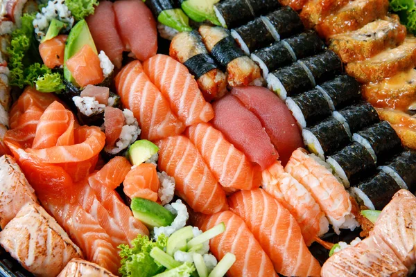 Różne Sushi Nigiri Maki Big Set Tabliczce Różnorodność Japońskiego Sushi — Zdjęcie stockowe