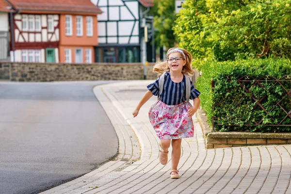 Little Preschool Girl Way School Healthy Happy Child Walking Nursery — Stock Photo, Image