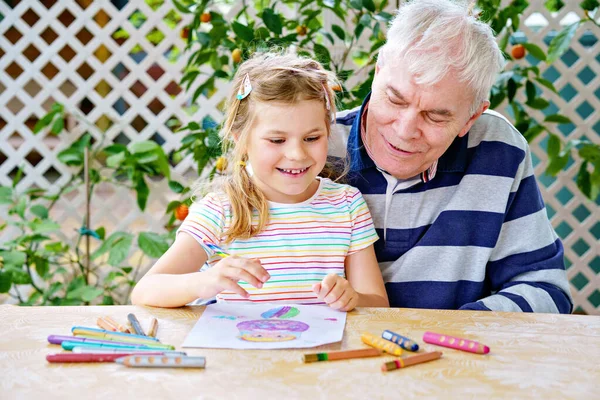 Happy Positive Cute Little Preschool Girl Handsome Senior Grandfather Painting — Stock Photo, Image