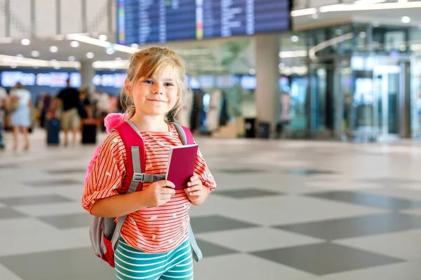 Little Preschool Girl Airport Terminal Happy Child Going Vacations Airplane — Stock Photo, Image