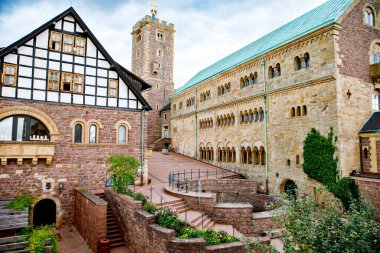 Wartburg Kalesi 'nin havadan görüntüsü. Almanya 'nın Thüringen kentindeki UNESCO dünya mirası.