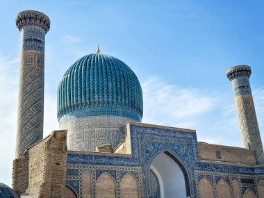 Samarkand Özbekistan 'da Timur' un en sevdiği eşine adanmış Bibi Khanum Camii 'nin kubbesi