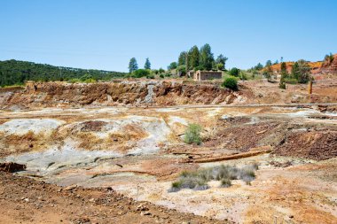 Bu maden Riotinto, Huelva, İspanya 'da bulunuyor. Endülüs 'ün Rio Tinto bölgesindeki bu bölgede bakır, gümüş, altın ve diğer mineraller çıkarıldı. Kırmızı suyla Rio Tinto