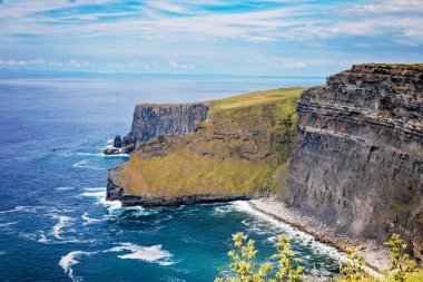 Muhteşem Moher Kayalıkları County Clare, İrlanda Burren bölgenin güneybatı kenarında bulunan deniz kayalıkları vardır. Vahşi Atlantik yolu.