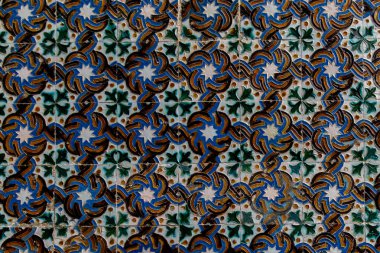İspanya, Seville 'deki bir şehir sarayında geleneksel duvar süslemesi.