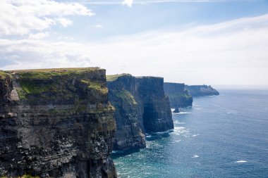 Muhteşem Moher Kayalıkları County Clare, İrlanda Burren bölgenin güneybatı kenarında bulunan deniz kayalıkları vardır. Vahşi Atlantik yolu.