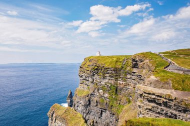 Muhteşem Moher Kayalıkları County Clare, İrlanda Burren bölgenin güneybatı kenarında bulunan deniz kayalıkları vardır. Vahşi Atlantik yolu.