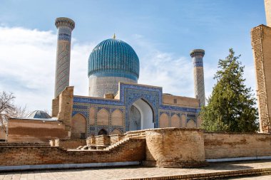 Özbekistan, Semerkand 'daki güzel Gur-e-Amir mozolesi. Güneşli bir günde dış görünüş. Guri Amir.