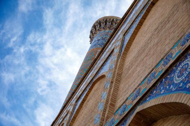 Özbekistan, Semerkand 'daki güzel Gur-e-Amir mozolesi. Güneşli bir günde dış görünüş. Guri Amir. Arapça 