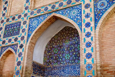 Özbekistan, Semerkand 'daki güzel Gur-e-Amir mozolesi. Güneşli bir günde dış görünüş. Guri Amir. Arapça 